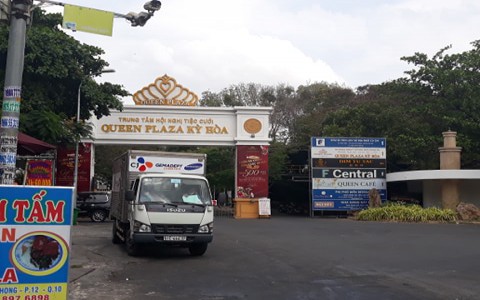 Bao giờ Công viên Kỳ Hòa mới hết cảnh bị quán nhậu, trung tâm tiệc cưới “xẻ thịt”?